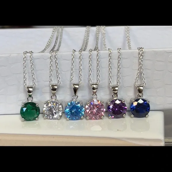 925 Sterling Silver. Solitary. Necklace - Picture 5 of 8